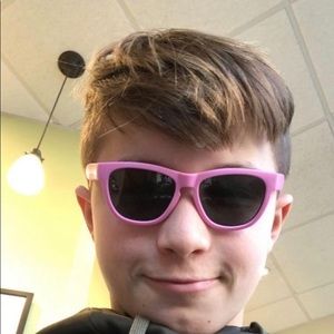 Meet your Posher, Alex